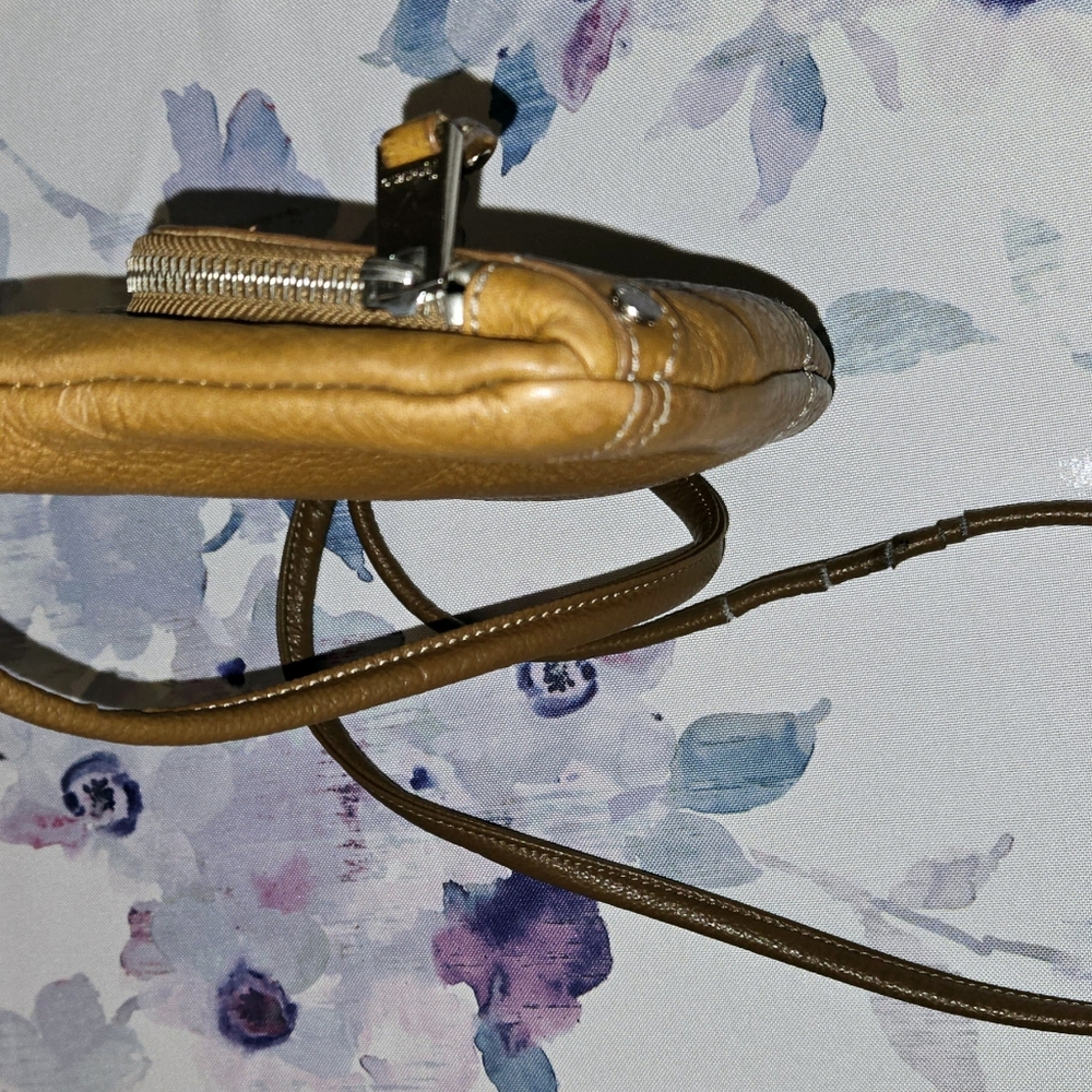 Tignanello leather crossbody purse - Picture 13 of 15